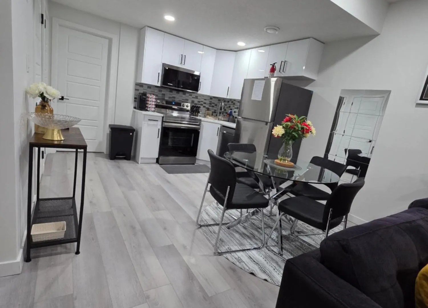אדמונטון Elegant & Cozy 2 Bdrm Basement Suite Near Wem בית הארחה